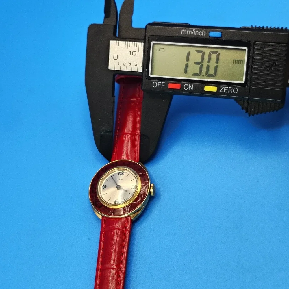 Vintage 1974 Timex Mechanical Wind 27mm Women's‎ Watch New Leather Size 4-6.75
